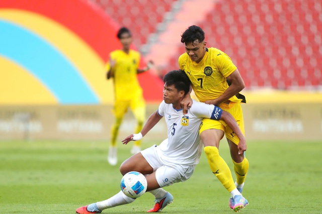 Sao Malaysia tức tốc về nước vì cha dượng qua đời, vắng mặt trận đại chiến U.23 Việt Nam?- Ảnh 2. Sao Malaysia tức tốc về nước vì cha dượng qua đời, vắng mặt trận đại chiến U.23 Việt Nam?- Ảnh 2.