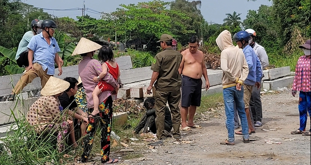 52 tuổi dùng cây chuối cứu người đuối nước ở TP.HCM: Không biết bơi nhưng lao xuống vì…- Ảnh 2.