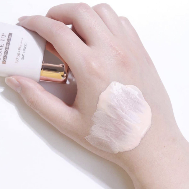 Top 10 kem chống nắng kiềm dầu nâng tone trắng hồng tự nhiên như dùng cushion- Ảnh 12.
