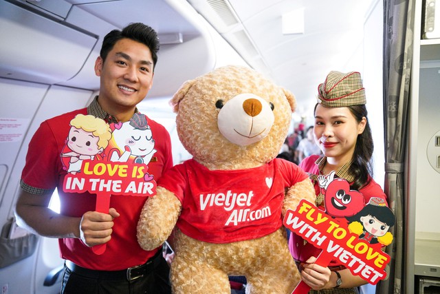 Phi hành đoàn gấu mang Valentine ngọt ngào đến với hành khách bay cùng Vietjet- Ảnh 3.