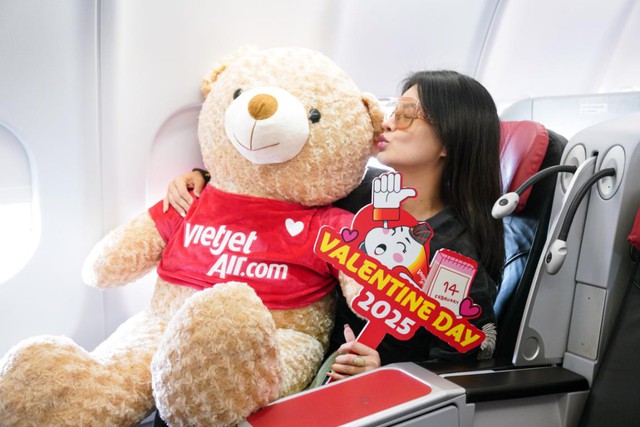 Phi hành đoàn gấu mang Valentine ngọt ngào đến với hành khách bay cùng Vietjet- Ảnh 4.