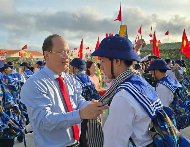 Cần Thơ: Đòn bánh tét nghĩa tình tặng tân binh lên đường nhập ngũ- Ảnh 7.