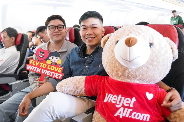 Phi hành đoàn gấu mang Valentine ngọt ngào đến với hành khách bay cùng Vietjet- Ảnh 6.