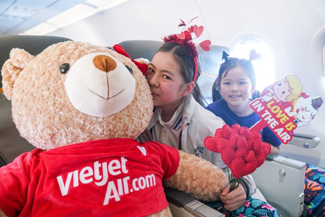 Phi hành đoàn gấu mang Valentine ngọt ngào đến với hành khách bay cùng Vietjet- Ảnh 9.