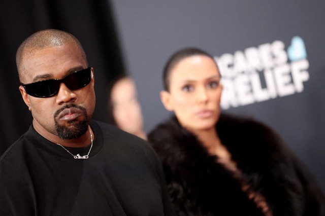 Kanye West và Bianca Censori chia tay sau màn trình diễn điên rồ tại Grammy- Ảnh 1.