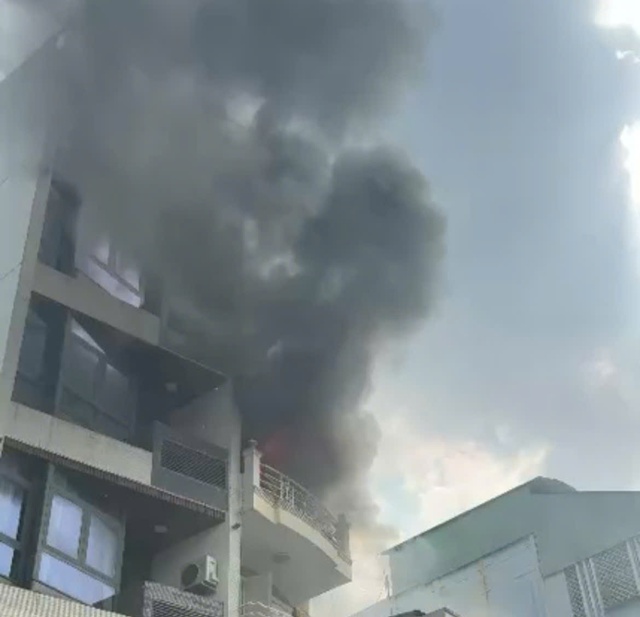 TP.HCM: Ch&aacute;y nh&agrave; trọ 4 tầng ở đường B&agrave; Hạt, Q.10- Ảnh 1.