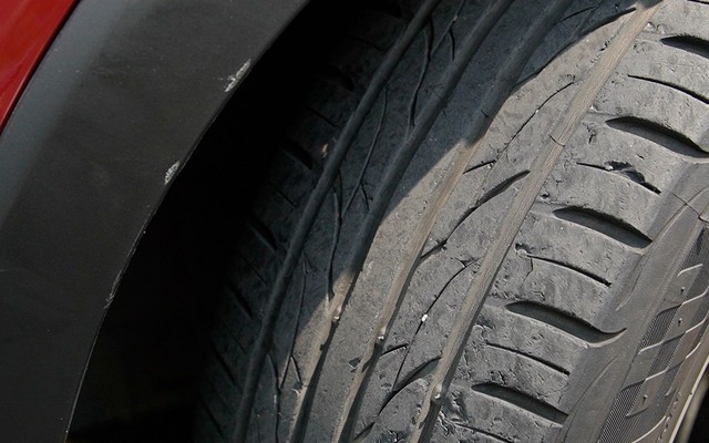 4 bộ phận phải kiểm tra khi mua ô tô tồn kho - Ảnh 3. 4 bộ phận phải kiểm tra khi mua ô tô tồn kho giảm giá sâu - Ảnh 3.