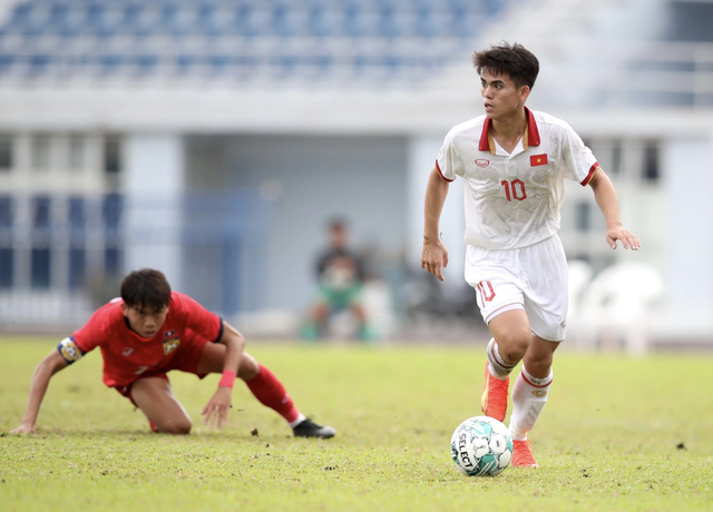 Những 'viên ngọc' thời HLV Troussier: Ai còn đủ sức đá chính cho U.22 Việt Nam?- Ảnh 1. Những 'viên ngọc' thời HLV Troussier: Ai còn đủ sức đá chính cho U.22 Việt Nam?- Ảnh 1.