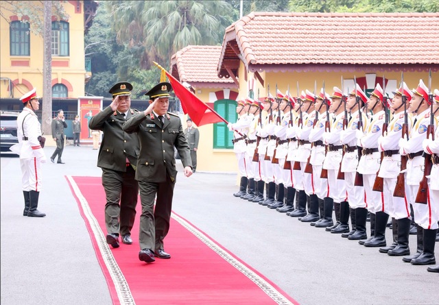 10 trưởng phòng, trưởng huyện của Công an Hà Nội tự nguyện xin giữ chức thấp hơn- Ảnh 2.