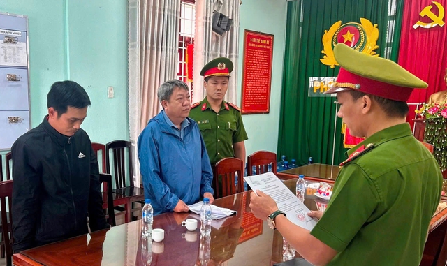 Tạm giam cựu chủ tịch phường thiếu trách nhiệm, xác nhận sai nguồn gốc đất- Ảnh 1.