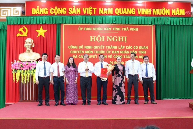 Trà Vinh giảm bớt 5 sở sau khi tinh gọn bộ máy - Ảnh 2.