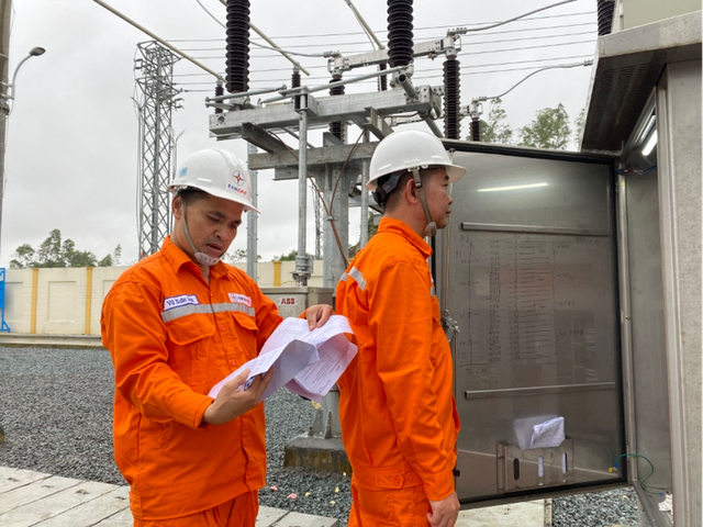 Phú Yên: Đưa vào vận hành giai đoạn 2 Trạm biến áp 110kV Phú Hòa - Ảnh 1.