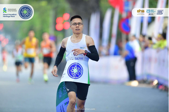 Vận động vi&ecirc;n phong tr&agrave;o v&ocirc; địch cự ly 5km giải chạy quy m&ocirc; lớn tại VN   - Ảnh 1.