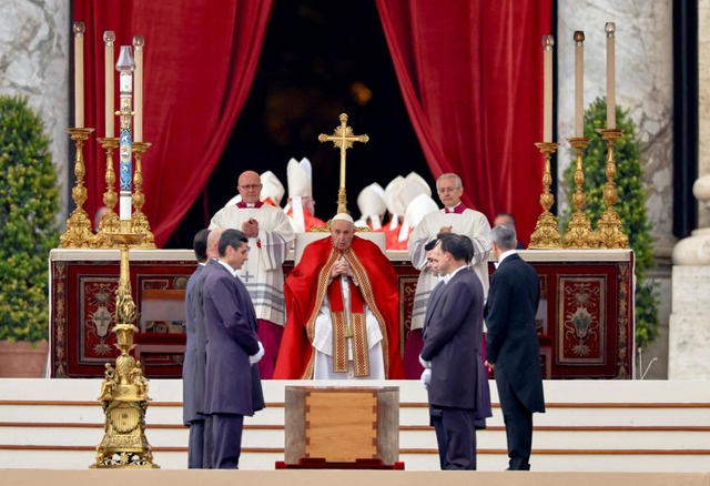 Nghi thức tang lễ giáo hoàng: Truyền thống và thay đổi - Ảnh 1.