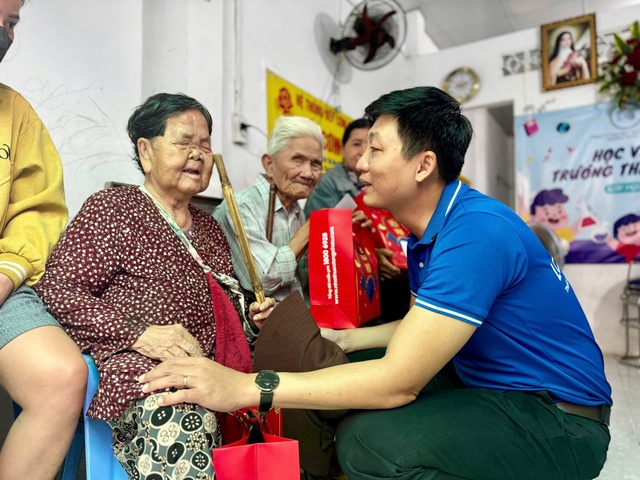 'Tết yêu thương' nhân vạn điều tử tế- Ảnh 1.