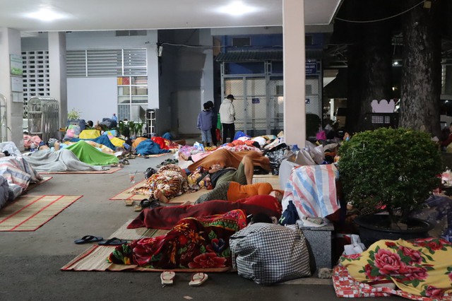 Bệnh viện Chợ Rẫy lúc nửa đêm- Ảnh 5. Bệnh viện Chợ Rẫy lúc nửa đêm- Ảnh 5.