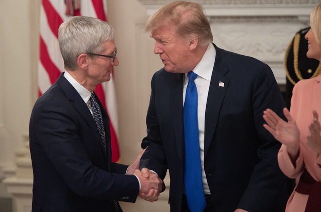 Apple thông báo sẽ đầu tư hơn 500 tỉ USD tại Mỹ, ông Trump lên tiếng - Ảnh 1.