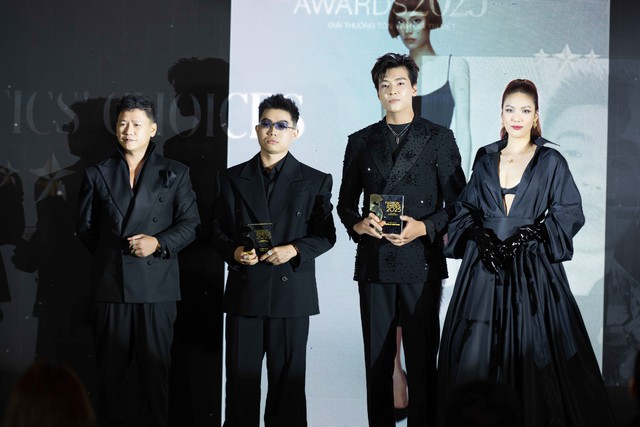 Cặp đôi Ninh - Dương và nhà thiết kế Phan Huy tỏa sáng tại Fashion Awards 2025 - Ảnh 5.