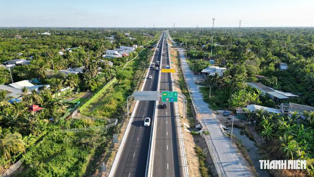 Cử tri nhiều tỉnh vùng ĐBSCL đồng loạt kiến nghị tăng tốc giao thông 'vùng trũng' - Ảnh 1.
