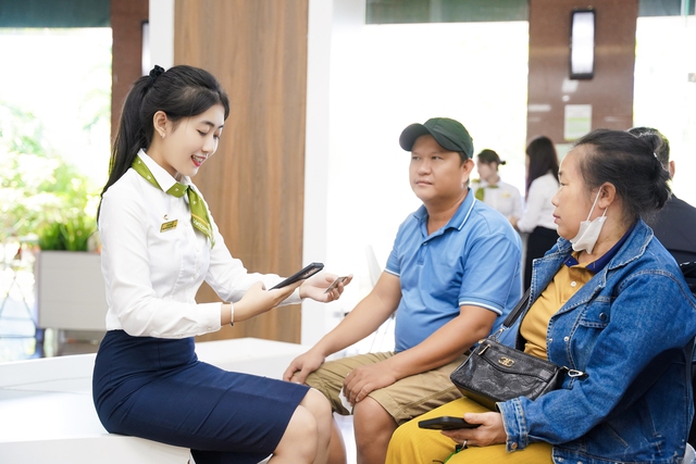 Vietcombank Quảng Bình - Đồng hành cùng khách hàng với dịch vụ ngân hàng vượt trội- Ảnh 1.