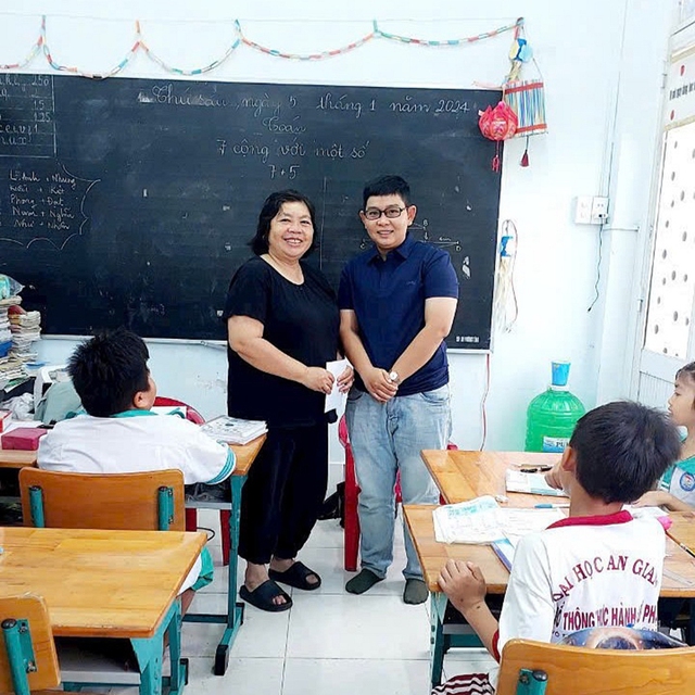 Lớp học tình thương giữa lòng TP.Long Xuyên - Ảnh 2.