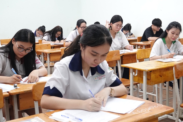 Giảm dạy thêm, học thêm: Tăng tự học, thay đổi cách ra đề thi- Ảnh 1.