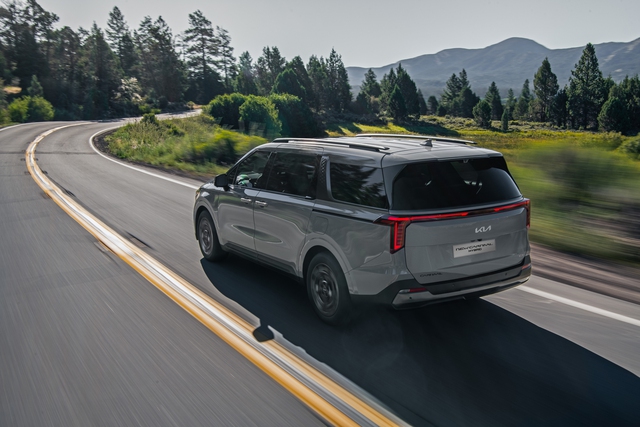 Kia New Carnival Hybrid thu hút khách hàng, hứa hẹn 'bùng nổ' trong năm 2025 - Ảnh 2.