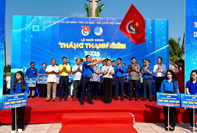 Cà Mau khởi động Tháng Thanh niên 2025 với hơn 2,7 tỉ đồng thực hiện công trình   - Ảnh 1.