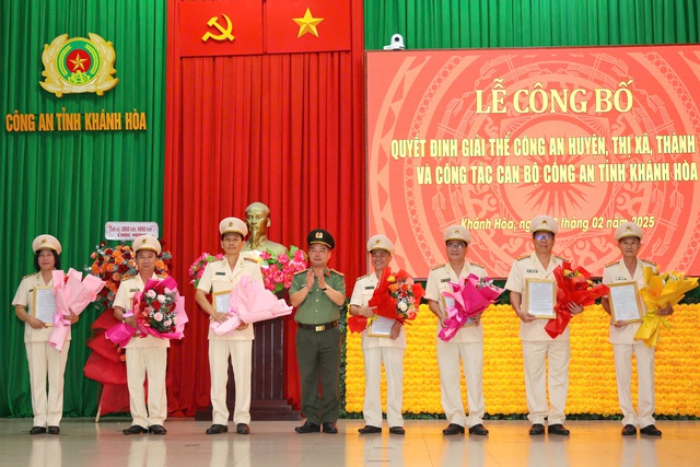 7 lãnh đạo cấp phòng Công an tỉnh Khánh Hòa nghỉ hưu trước thời hạn- Ảnh 2.