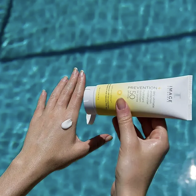 Kem chống nắng Image SPF50 có bảo vệ da toàn diện, ngăn ngừa nám và lão hóa?- Ảnh 8. Kem chống nắng Image SPF50 có bảo vệ da toàn diện, ngăn ngừa nám và lão hóa?- Ảnh 8.