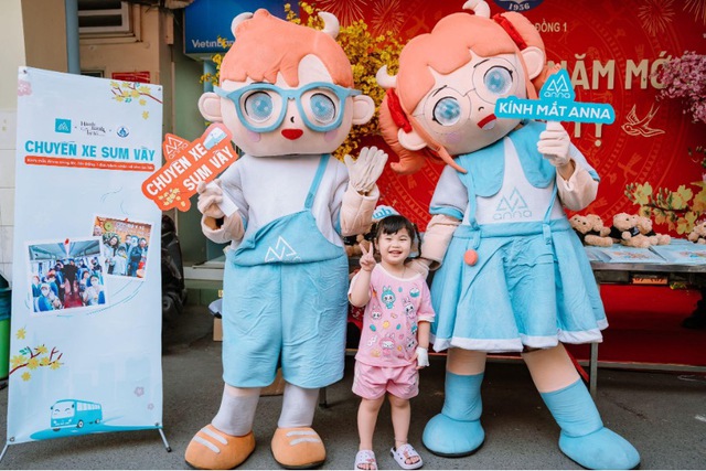 Kính mắt Anna tiếp tục hành trình &quot;Chuyến xe sum vầy&quot; mùa Tết 2025