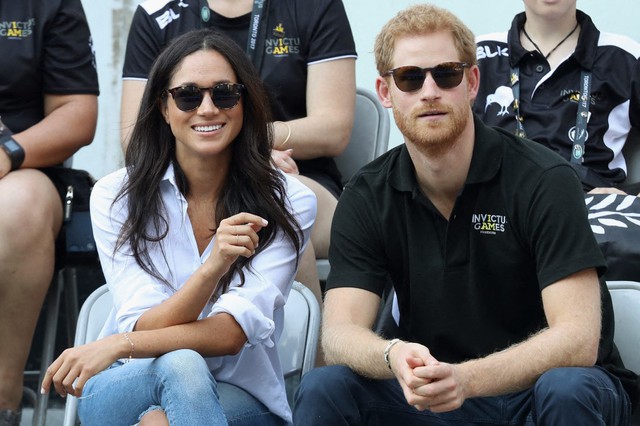 Hoàng tử Harry và Meghan Markle lo sợ khi ông Donald Trump giữ lời hứa trục xuất- Ảnh 1.