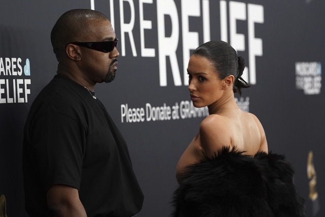 Vợ Kanye West không ngồi tù vì chiếc váy trong suốt- Ảnh 1.