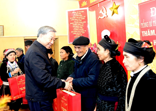 Tổng Bí thư thưởng trà shan tuyết cùng người dân Hà Giang- Ảnh 2.