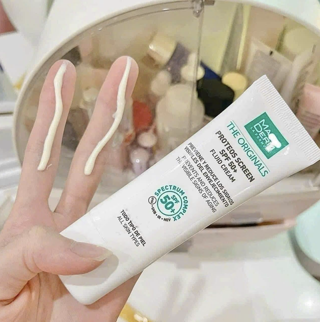 Top 10 kem chống nắng chống ánh sáng xanh 'mua đi mua lại' không tiếc tiền- Ảnh 3. Top 10 kem chống nắng chống ánh sáng xanh 'mua đi mua lại' không tiếc tiền- Ảnh 3.