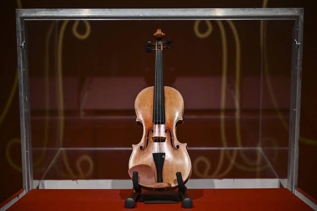 Đàn violin Stradivarius 300 năm tuổi có giá gần 280 tỉ đồng- Ảnh 1.