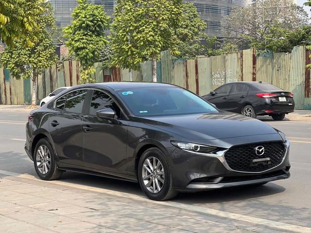 4 xe sedan cũ 'ăn chắc mặc bền' dưới 500 triệu đồng - Ảnh 2. 4 xe sedan cũ 'ăn chắc mặc bền' dưới 500 triệu đồng - Ảnh 2.