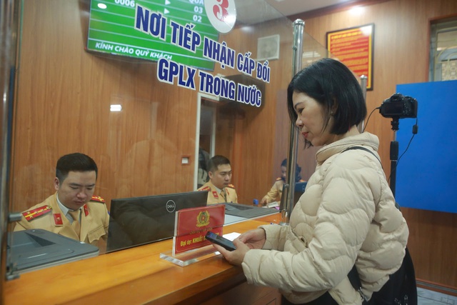 Thay đổi gì khi CSGT cấp, đổi giấy phép lái xe ? - Ảnh 1.