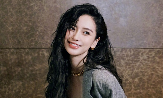 Angelababy tái xuất, rạng rỡ đón tuổi mới hậu 'phong sát ngầm'- Ảnh 3.