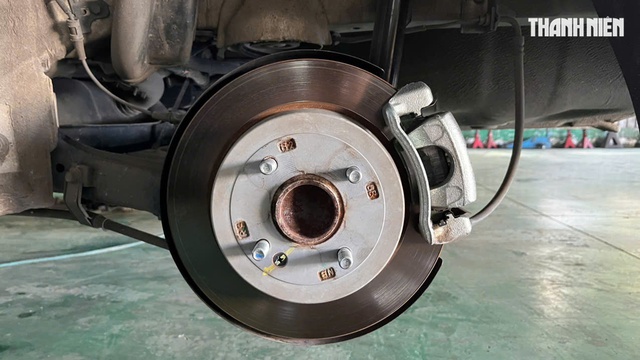 Đĩa phanh &ocirc; t&ocirc; bị gỉ s&eacute;t liệu c&oacute; nguy hiểm, c&aacute;ch khắc phục v&agrave; ngăn ngừa? - Ảnh 2.