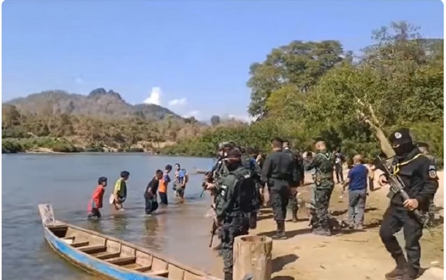 Quân đội Myanmar đụng độ với nhóm đối lập, hàng trăm người chạy sang Thái Lan - Ảnh 1.