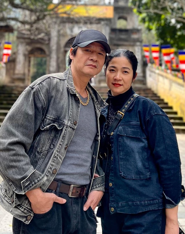 Cuộc sống của &lsquo;vua b&atilde;i r&aacute;c&rsquo; V&otilde; Ho&agrave;i Nam b&ecirc;n vợ k&eacute;m 12 tuổi - Ảnh 5.