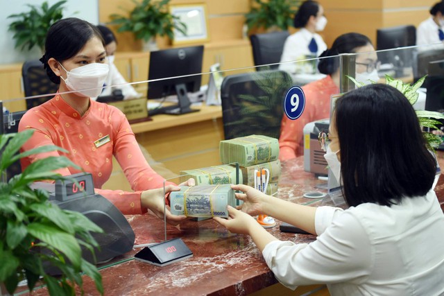 Tăng trưởng tín dụng cao, doanh nghiệp có dễ vay vốn?- Ảnh 1. Tăng trưởng tín dụng cao, doanh nghiệp có dễ vay vốn?- Ảnh 1.