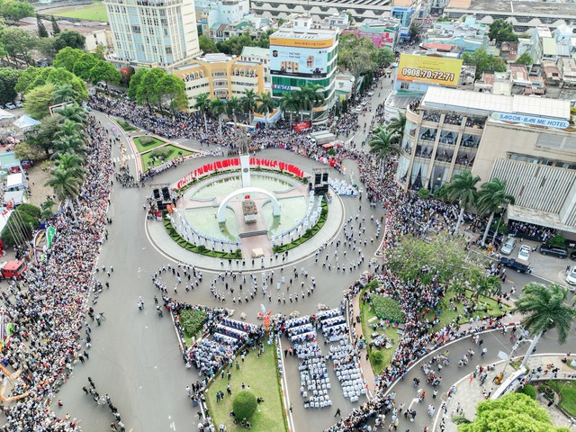 Ấn tượng Lễ hội đường phố 'Buôn Ma Thuột - Điểm đến của cà phê thế giới' - Ảnh 1.