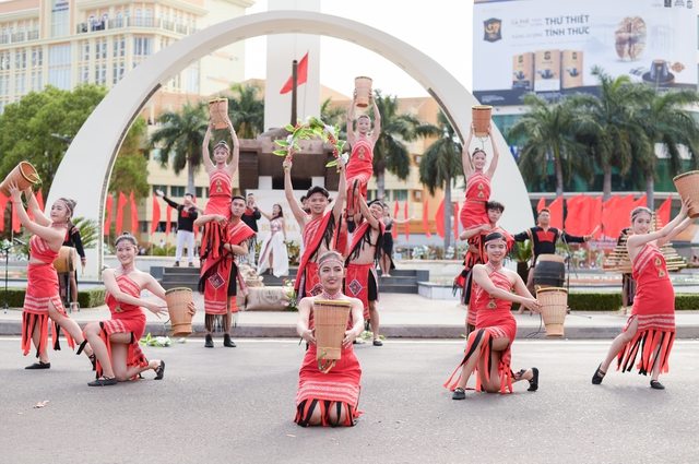 Ấn tượng Lễ hội đường phố 'Buôn Ma Thuột - Điểm đến của cà phê thế giới' - Ảnh 2.