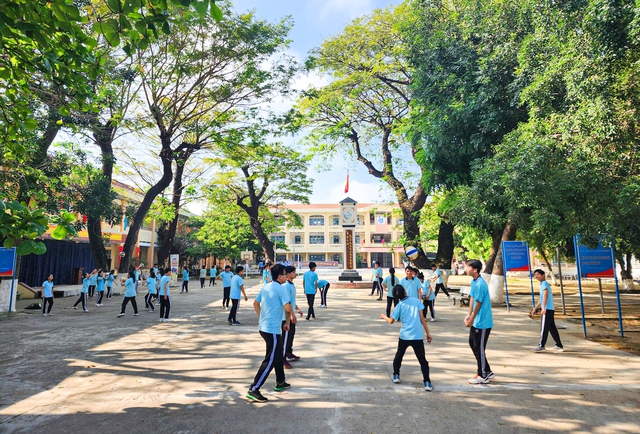 Học sinh Bình Định 'mong' được đặt câu hỏi trong chương trình Tư vấn mùa thi - Ảnh 3.