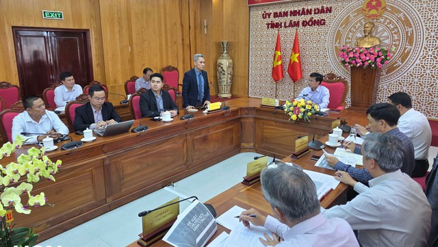 VinFast muốn Đà Lạt đi đầu chuyển đổi giao thông xanh- Ảnh 1.