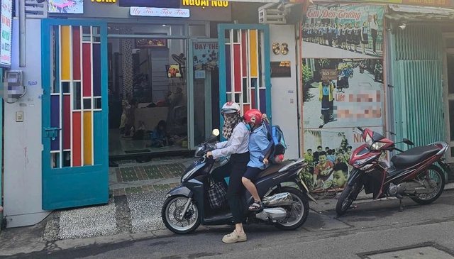 Cha mẹ ở đâu trong câu chuyện quản lý dạy thêm học thêm? - Ảnh 1.