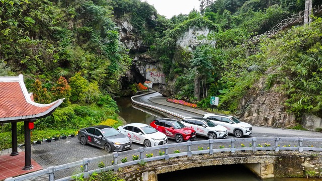 Dàn xe Toyota 'vượt ải' xuyên Việt, giải mã công nghệ hybrid- Ảnh 3. Dàn xe Toyota 'vượt ải' xuyên Việt, giải mã công nghệ hybrid- Ảnh 3.