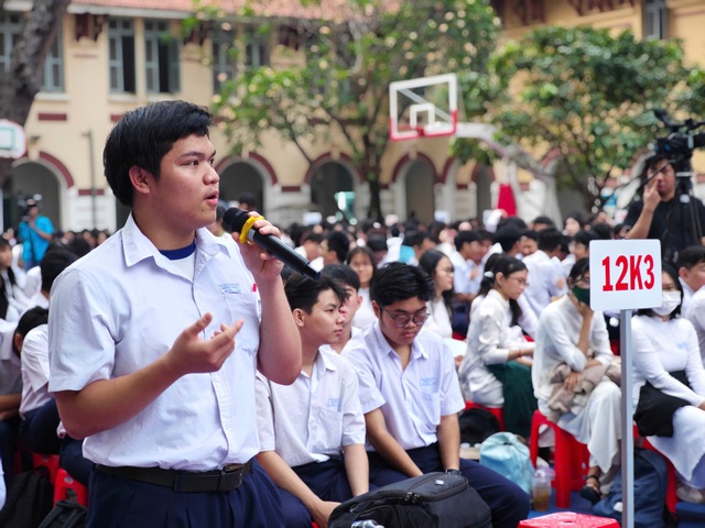 Bí quyết ôn thi tốt nghiệp THPT đạt điểm cao: Bài toán tối ưu quãng đường đi Bí quyết ôn thi tốt nghiệp THPT đạt điểm cao: Bài toán tối ưu quãng đường đi